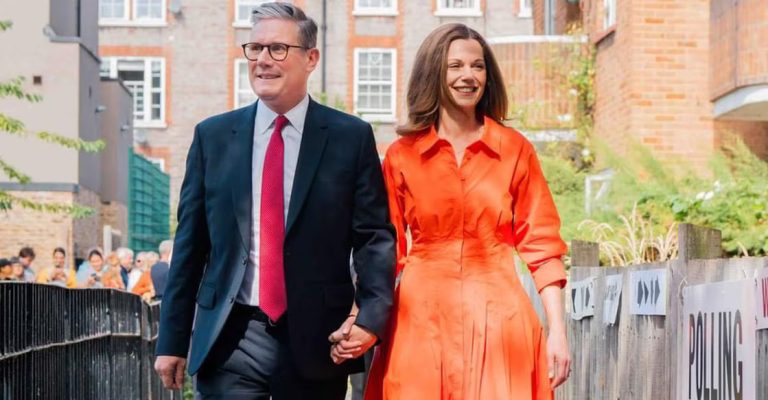 prime-minister-rishi-sunak-and-leader-of-the-opposition-keir-starmer-voted-as-a-family2