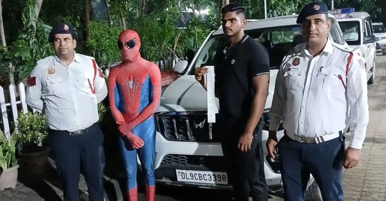 spiderman-delhi-police