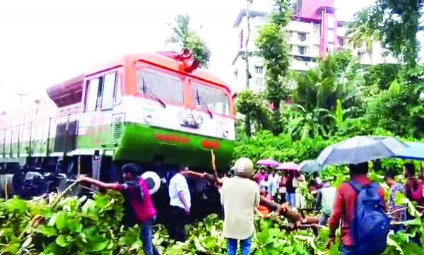 ട്രെയിനുകള്‍ വൈകിയോടുന്നു