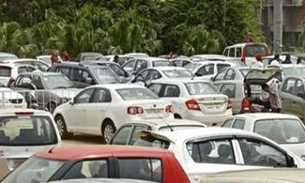 വാഹനത്തില്‍