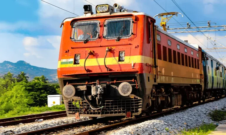 2437593-train-service